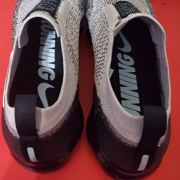 S O L D...Nike Air VaporMax Moc 2 Moon Particle - Picture 7 of 13